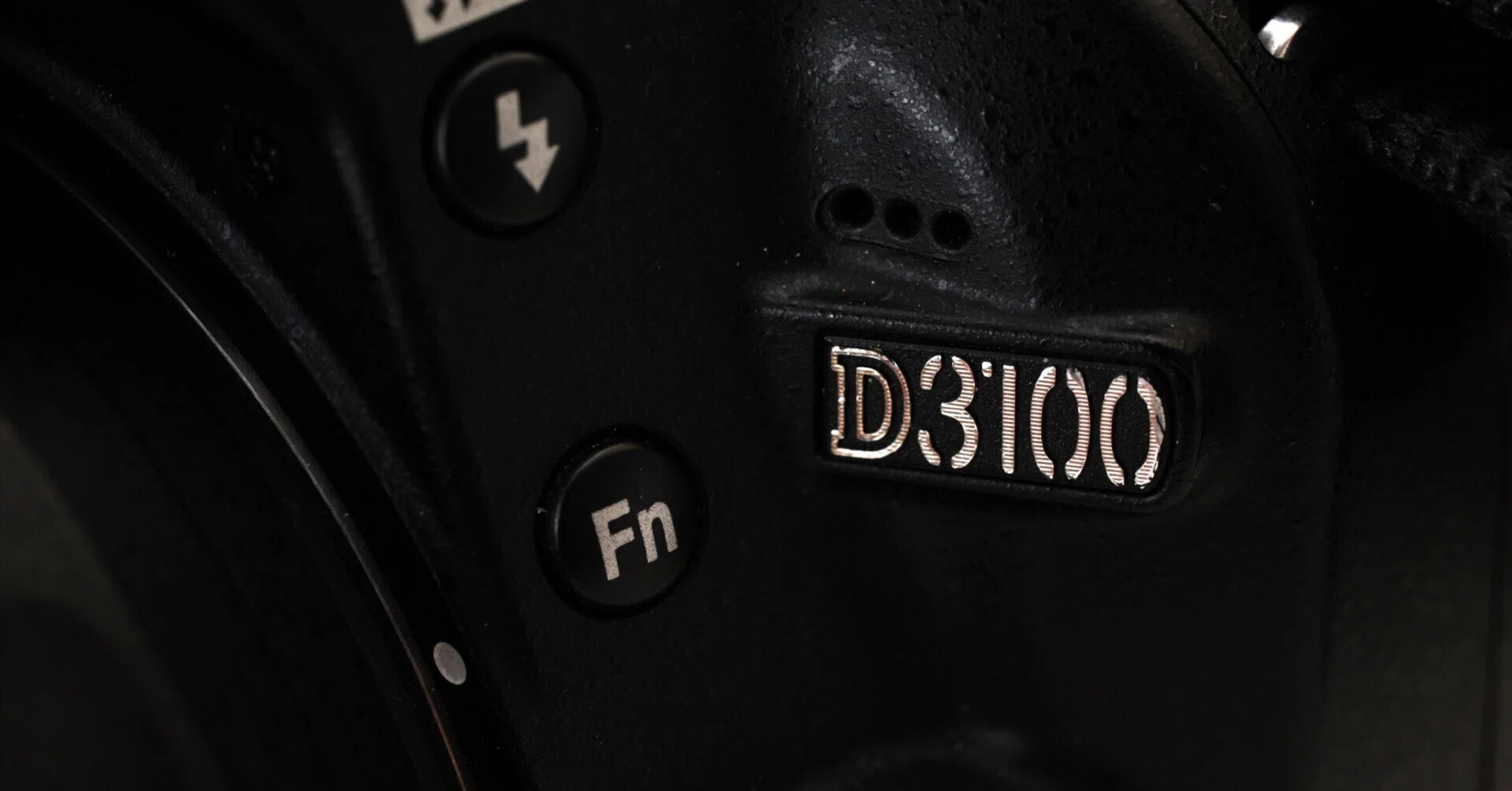 D3100でAiニッコールを使うときは露出モードM｜オジサンの流儀【充電中