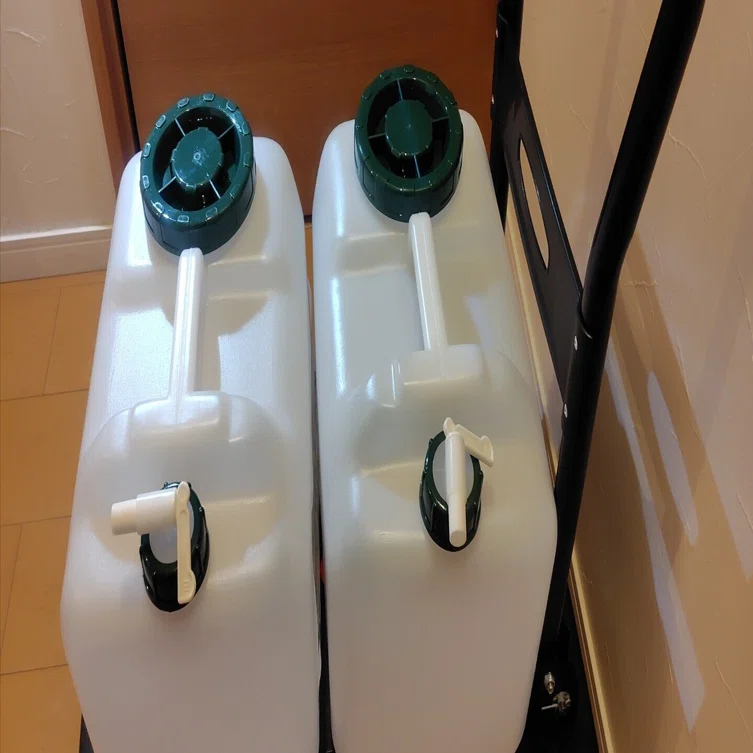 防災の備えを強化。水タンク追加と折りたたみ台車を購入しました｜カリ 