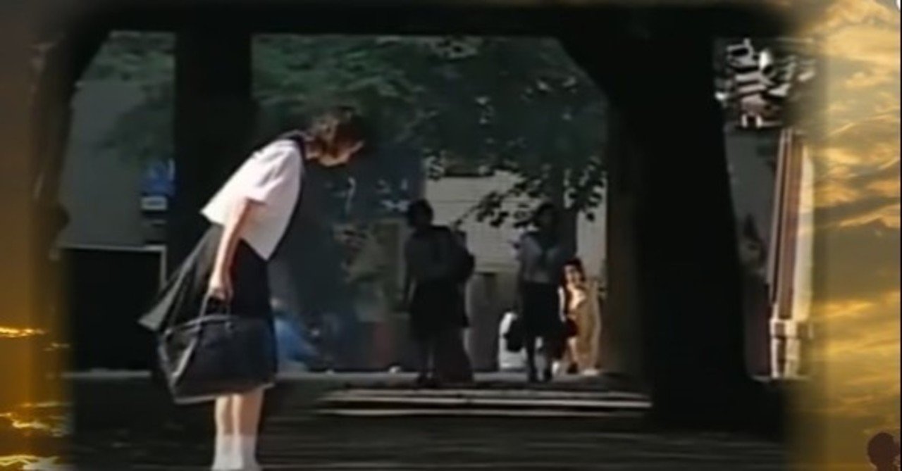 靖国神社に頭 こうべ を垂れる女子学生 なぜ 今coco大きな和 Note