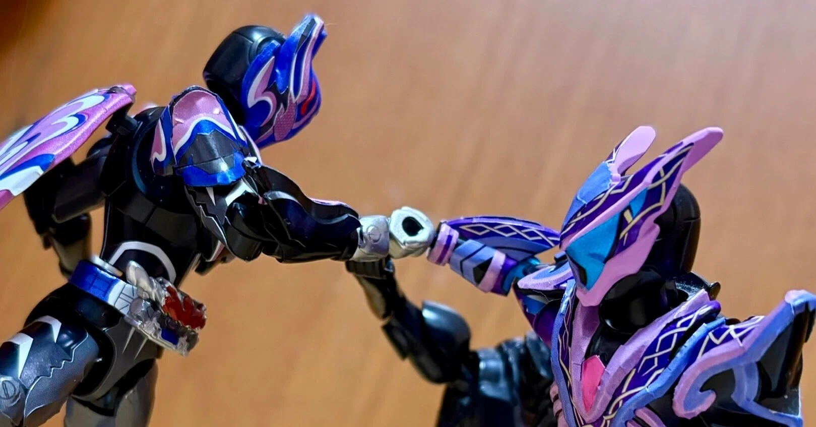 装動 仮面ライダーガヴ ヘクセンハイム・仮面ライダーカリエス C3〜お