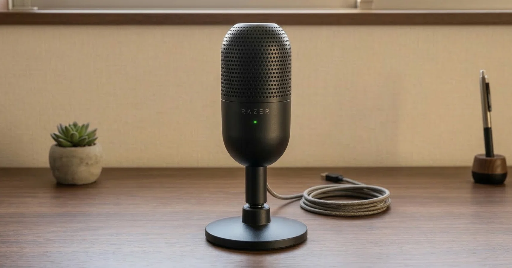 マイクアームは便利だが、ちょうどよかったのは「Razer Seiren V3 Mini 