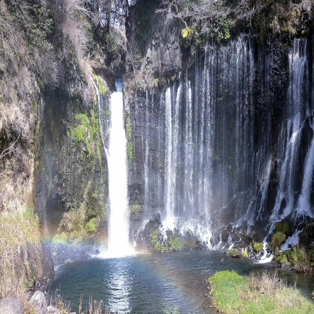 横に広がる滝？(A waterfall spreading sideways?)｜孝ちゃん