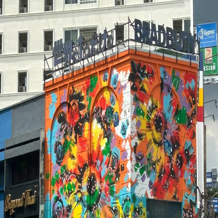 陰キャにはキツすぎるって。バンコクの”世界一うるさいマッサージ店”は