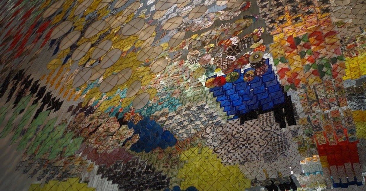 空間に散りばめられた感情を色で見るということ～Jacob Hashimotoのアート作品｜みじんことオーマ