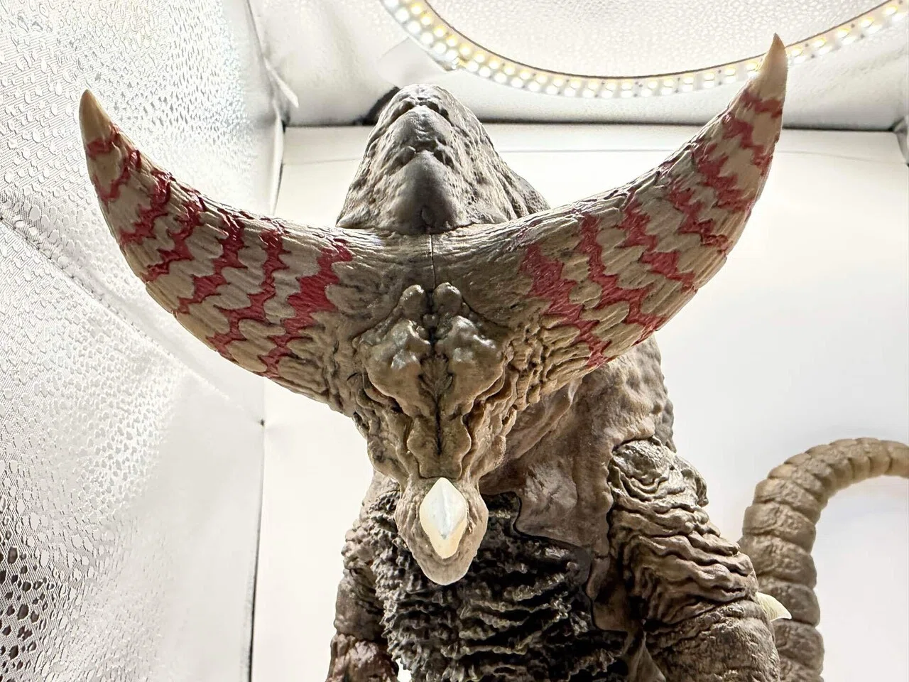 大阪城を壊した怪獣は武士だった──“塊獣極致ゴモラ”から読み解く怪獣