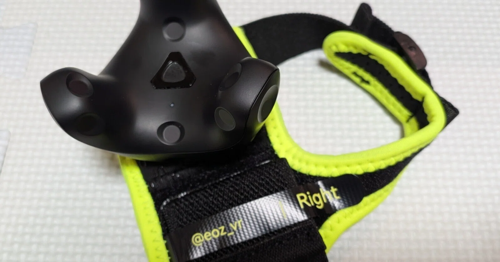 VR・VRChat】EoZのトラッカーストラップを買ってみた！｜ことは しろ