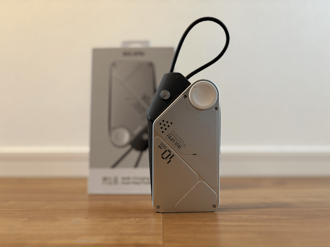 レビュー】Aulumu M10：Apple Watch・iPhone・AirPodsを1台で充電