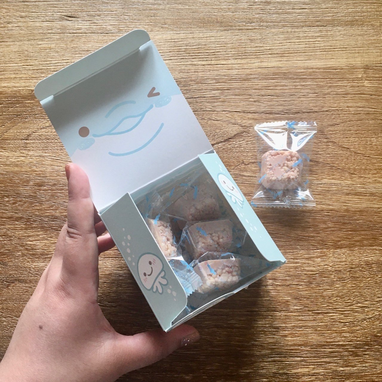 本日の一品 四国水族館応援グッズのマダライルカセット 開封式だよ 百物気 Momonoke 本日の一品 四国水族館応援グッズのマダライルカセット 開封式だよ 百物気 Momonoke