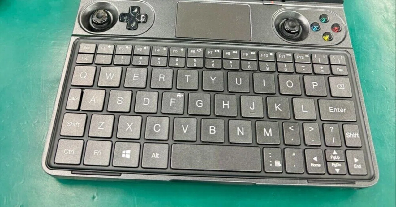GPD WIN Max の中古を衝動買いして Linux Mint 入れた話 🎈💻｜気球人