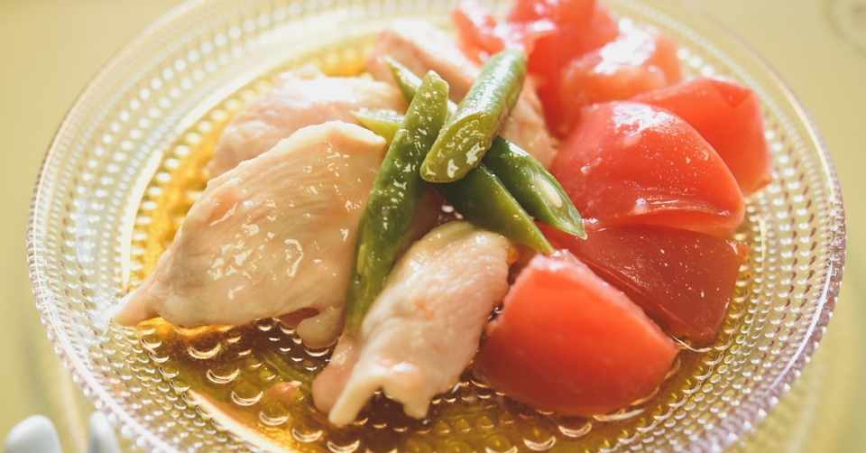 鶏むね肉とトマトの出汁煮 Emik Note