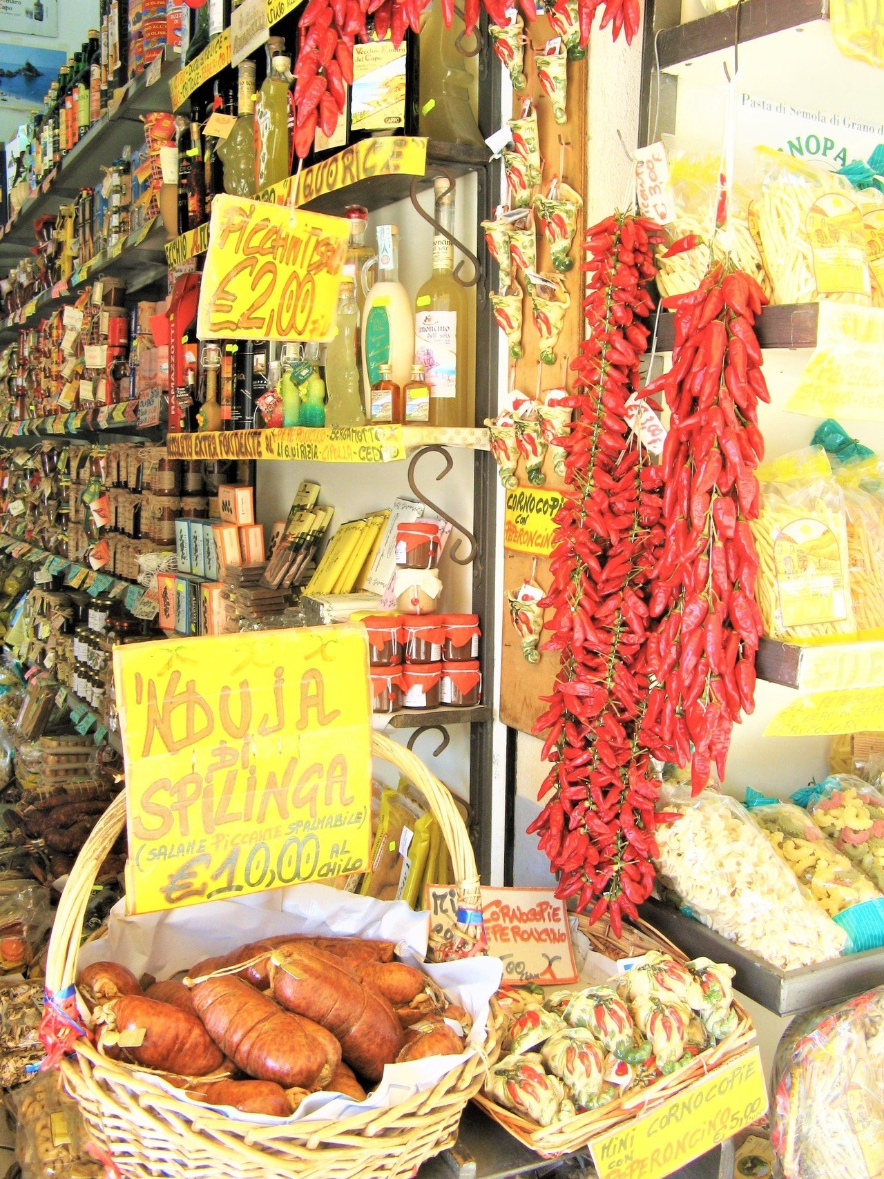 トロペアの赤玉ねぎ 赤唐辛子入りソーセージ ウンドゥイヤ 食の工房オフィスアルベロ イタリア料理教室 In 神戸 Note