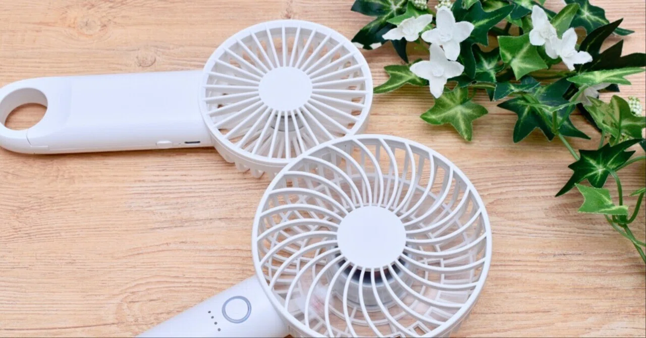 日本の夏の新しい必需品 — 街で見かける「ハンディファン」という