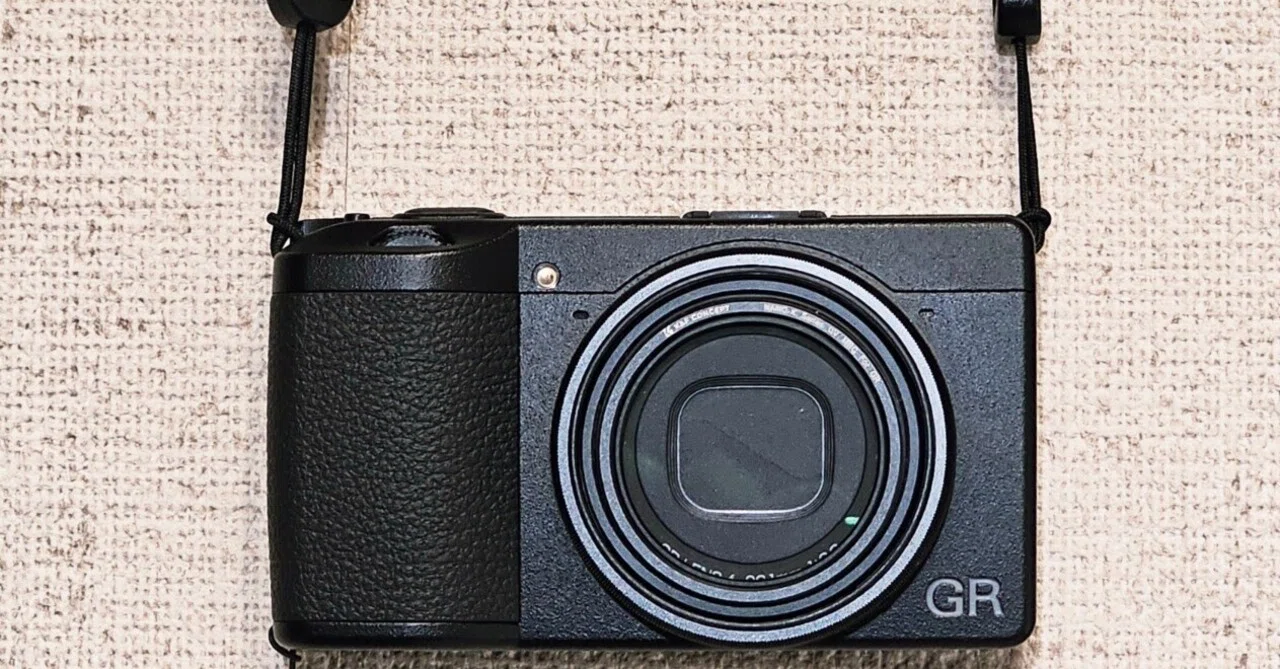 RICOH GRⅢx カメラ コンデジ 【付属品＋おまけ付き】 GRⅢxを2ヶ月使って増えた“身の回りアクセサリー”まとめ｜もうすぐ70