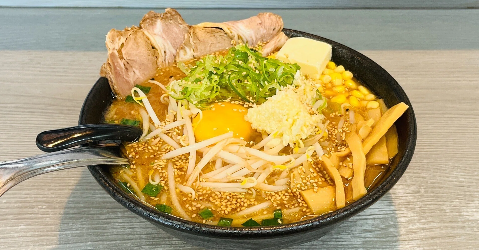 ところとん 秋田県仙北郡美郷町】スタミナ満点の味噌スペシャルを食らう！美郷