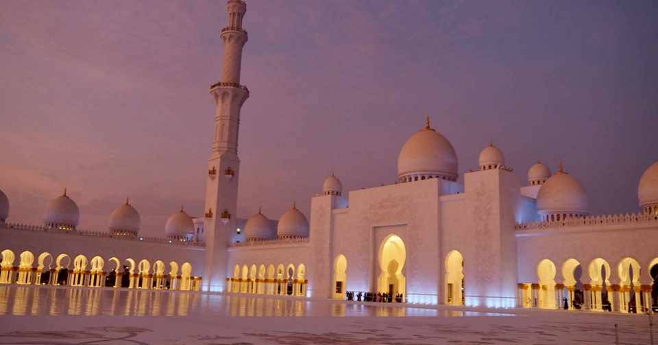 シェイクザイードモスクに行く人必見 アブダビ ドバイのバス時刻表 Lily Note