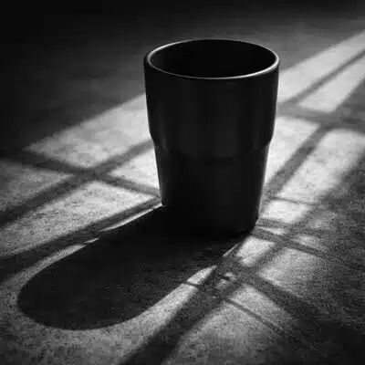 影を飲む
