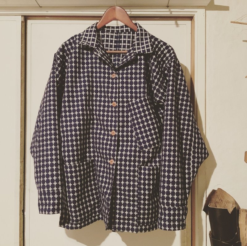 直線的なパターンの服 山口純 Note