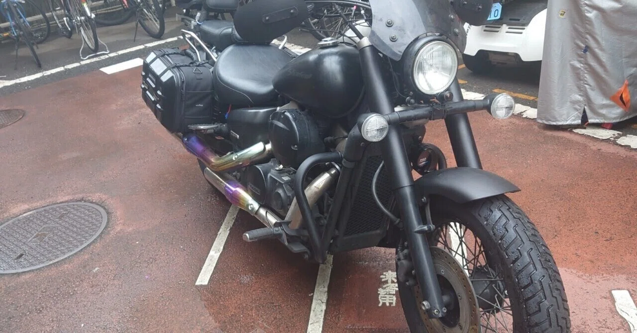 シャドウ750のシートをファントムに｜V-TWIN PUNX