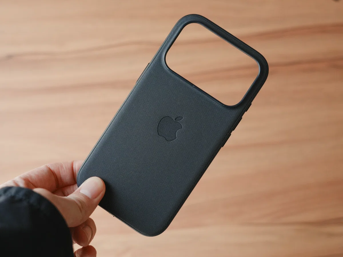 Apple純正テックウーブンケースの耐久性はどうなのか。半年使って