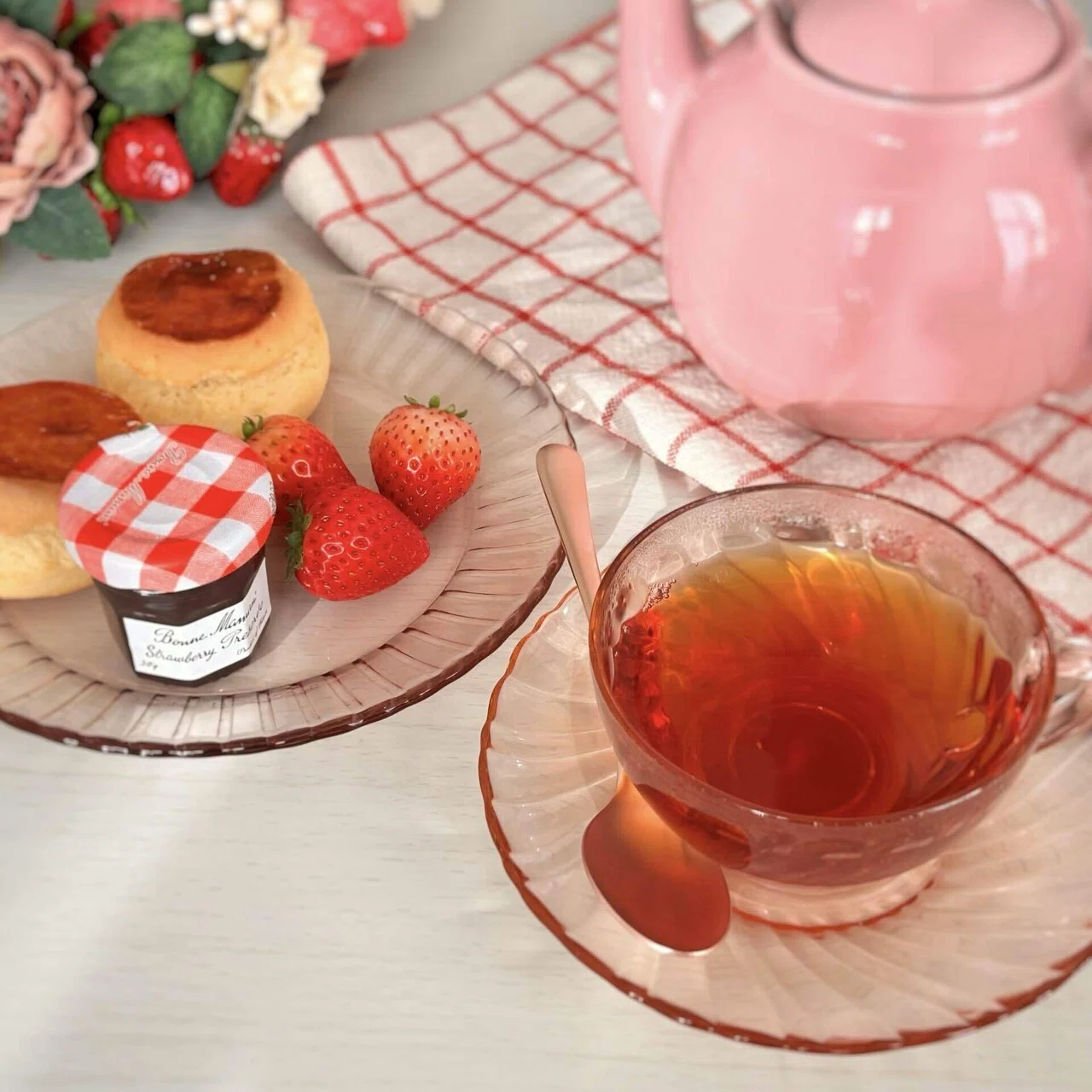 Bursting Sweet and Tart Strawberry Sparkling Flavored Tea