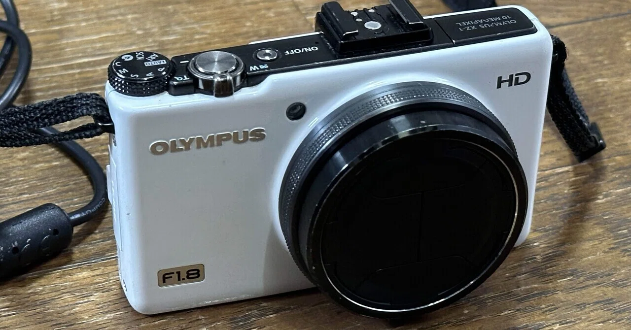 昔のコンデジが流行ってると聞いてオリンパスXZ-1を引っ張り出してきた