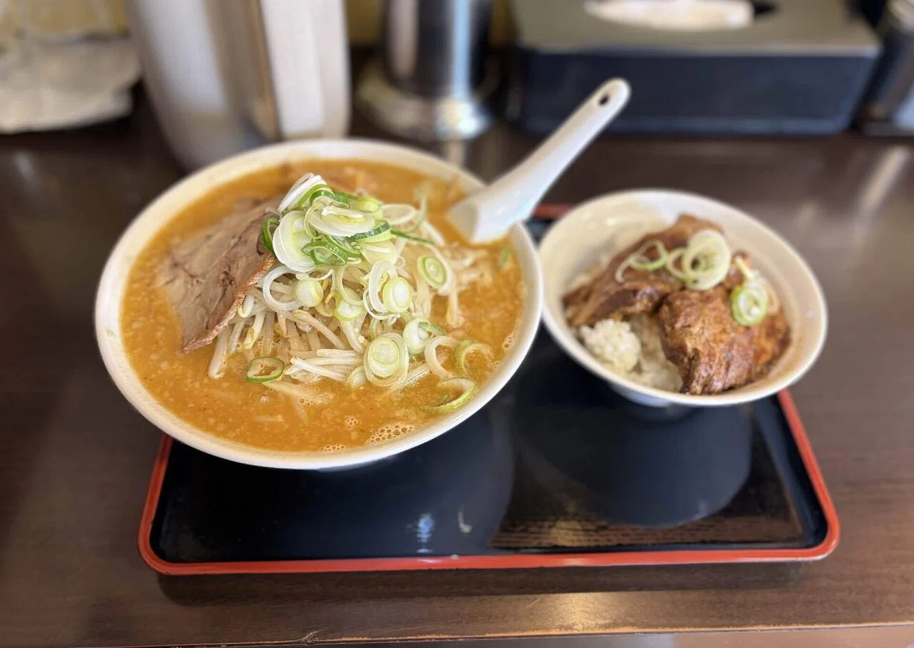 なんこつ丼セット（みそ） at 北海とんこつ ら～めん純輝 八千代4号店