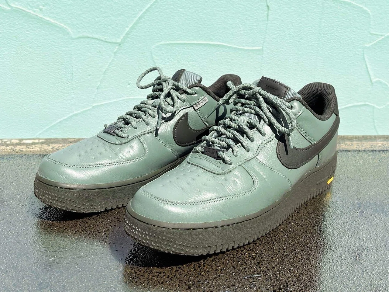 雨天に強い エア フォース1 GORE-TEX Vibramを履いてみたが…｜blue