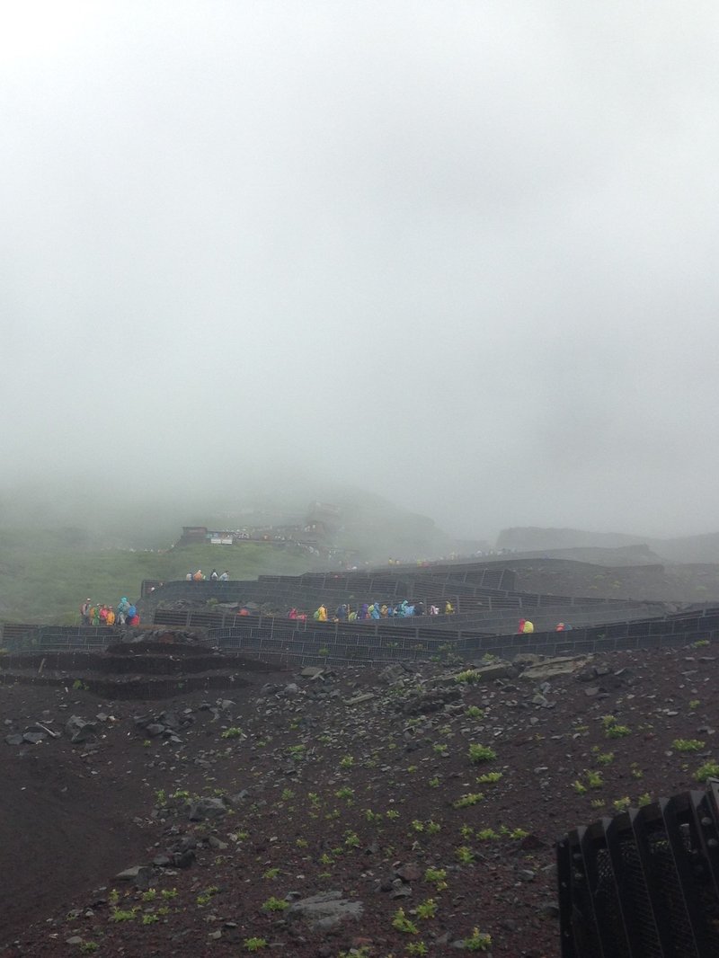 待ち受けをエッフェル塔にしていたら富士山で外人の友達ができた話 森のカルロス大根 Note