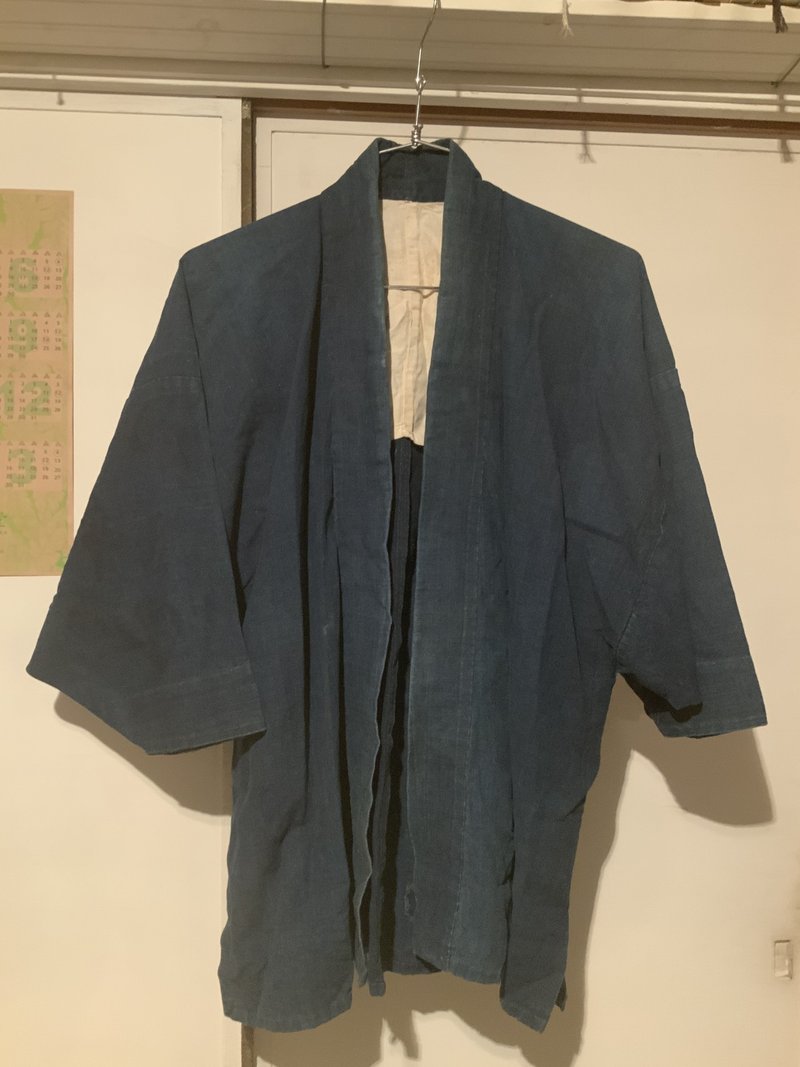 直線的なパターンの服 山口純 Note