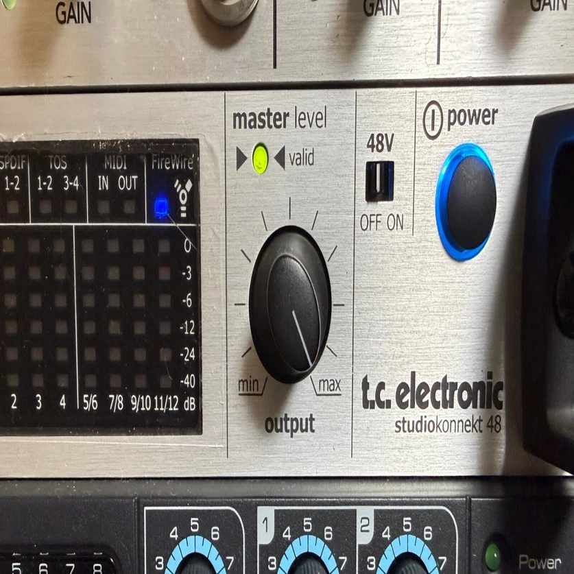 StudioKonnekt 48が教えてくれる「機材の思想」 | FireWire機材の思想 