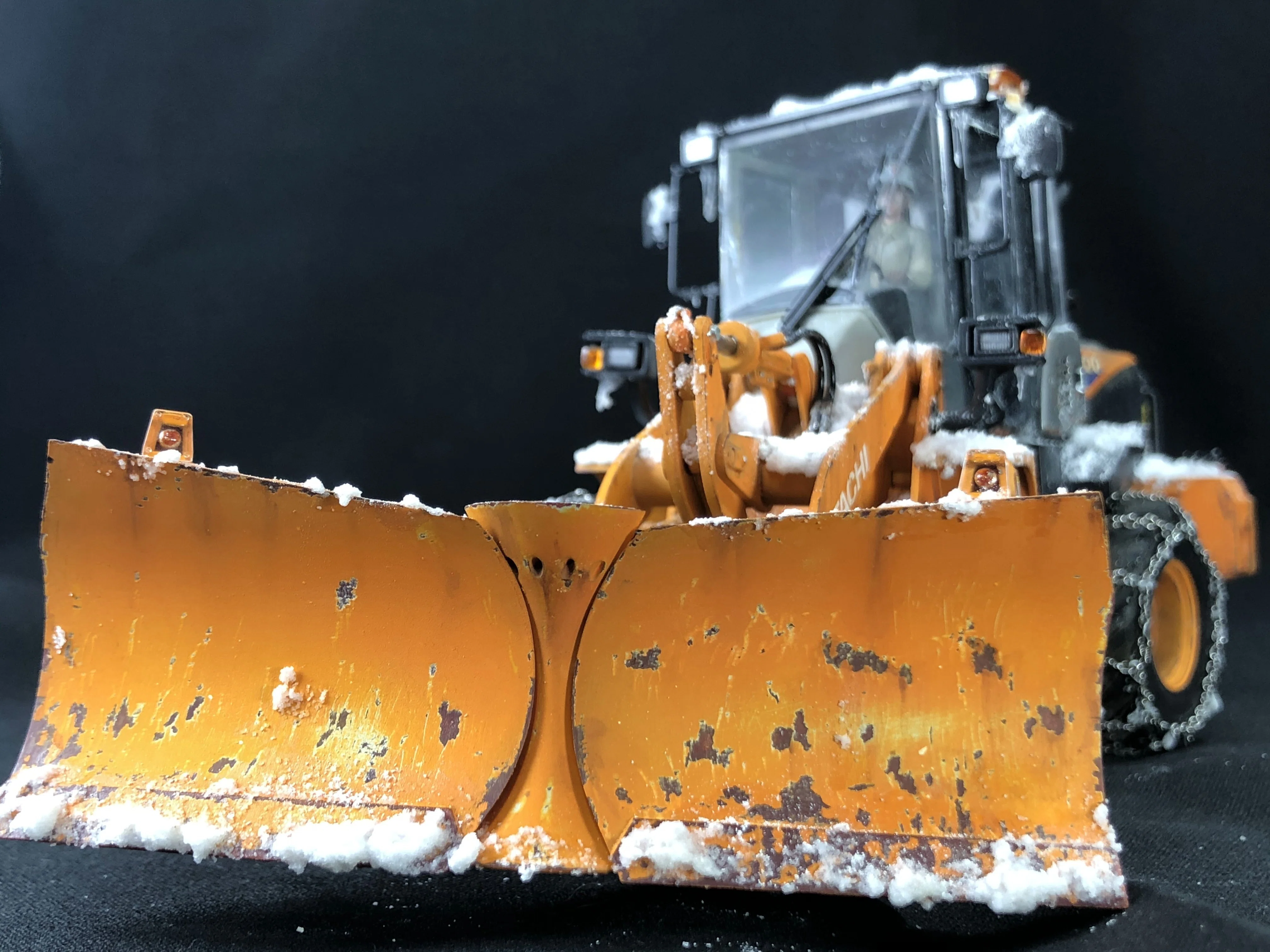 ハセガワ『1/35日立建機 ホイールローダ ZW100-6 マルチプラウ（除雪