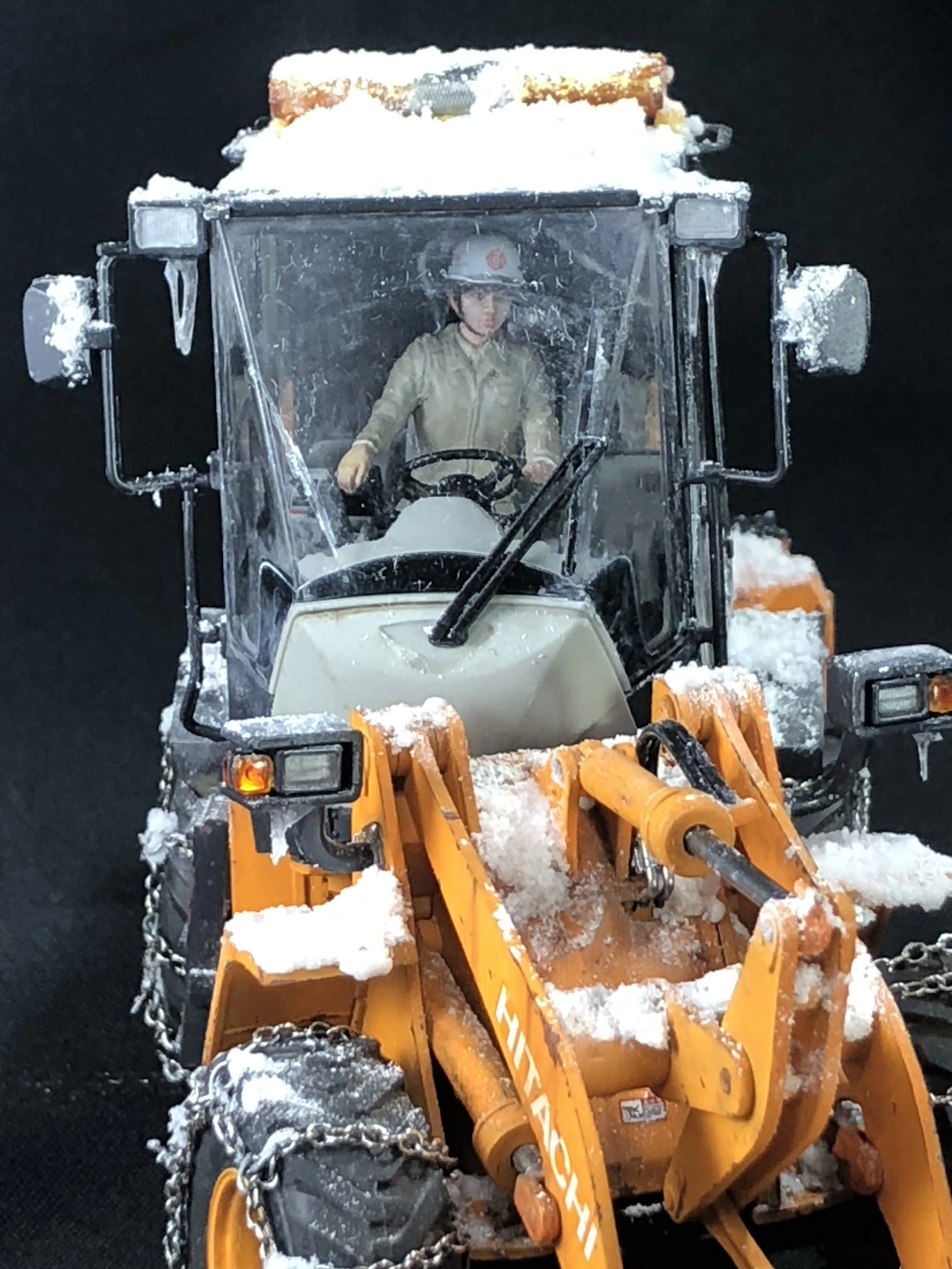 ハセガワプラモデル 完成品　日立　HITACHI 除雪プラウ仕様　北海道開発局風 ハセガワ『1/35日立建機 ホイールローダ ZW100-6 マルチプラウ（除雪