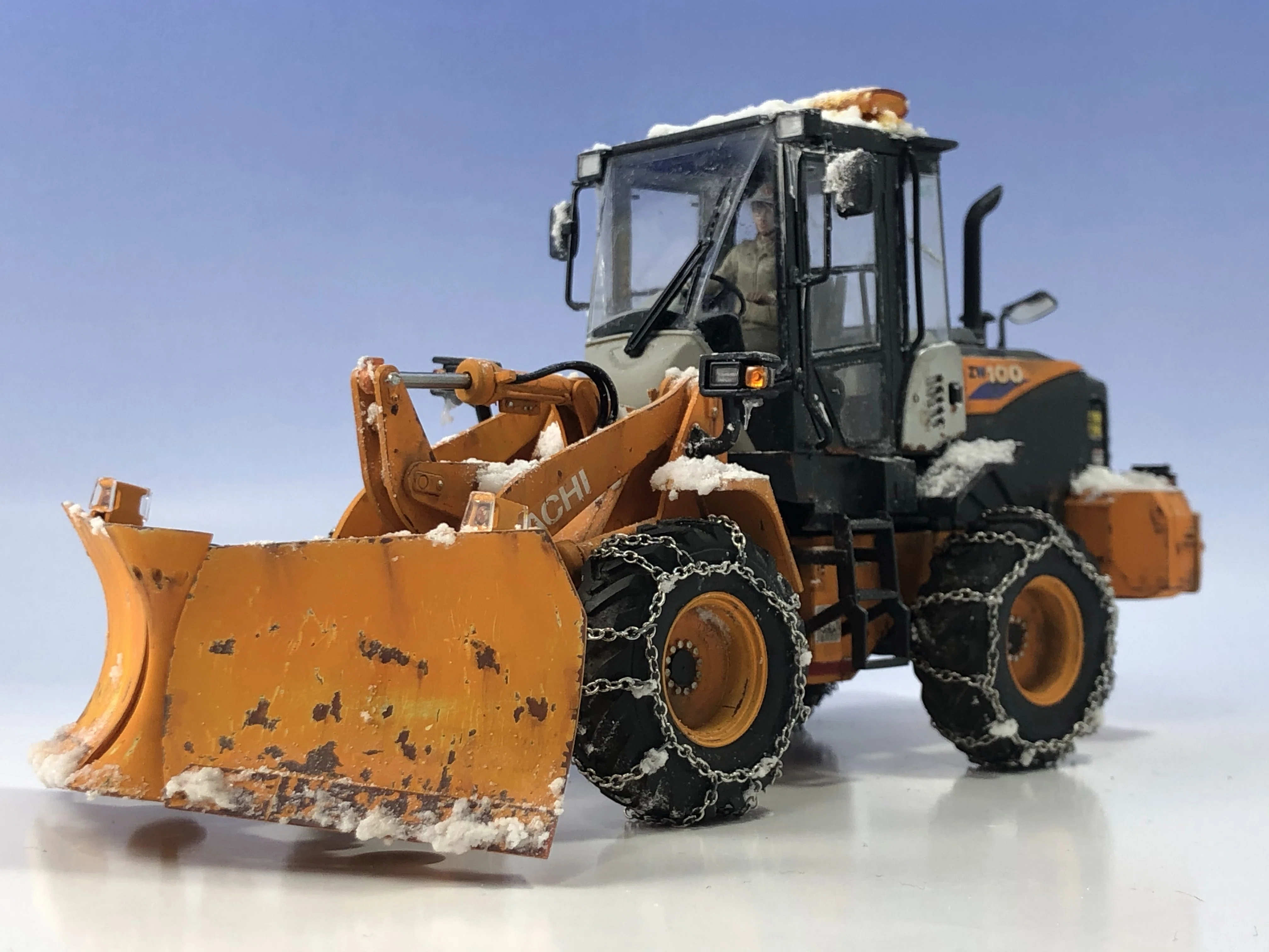 ハセガワ『1/35日立建機 ホイールローダ ZW100-6 マルチプラウ（除雪
