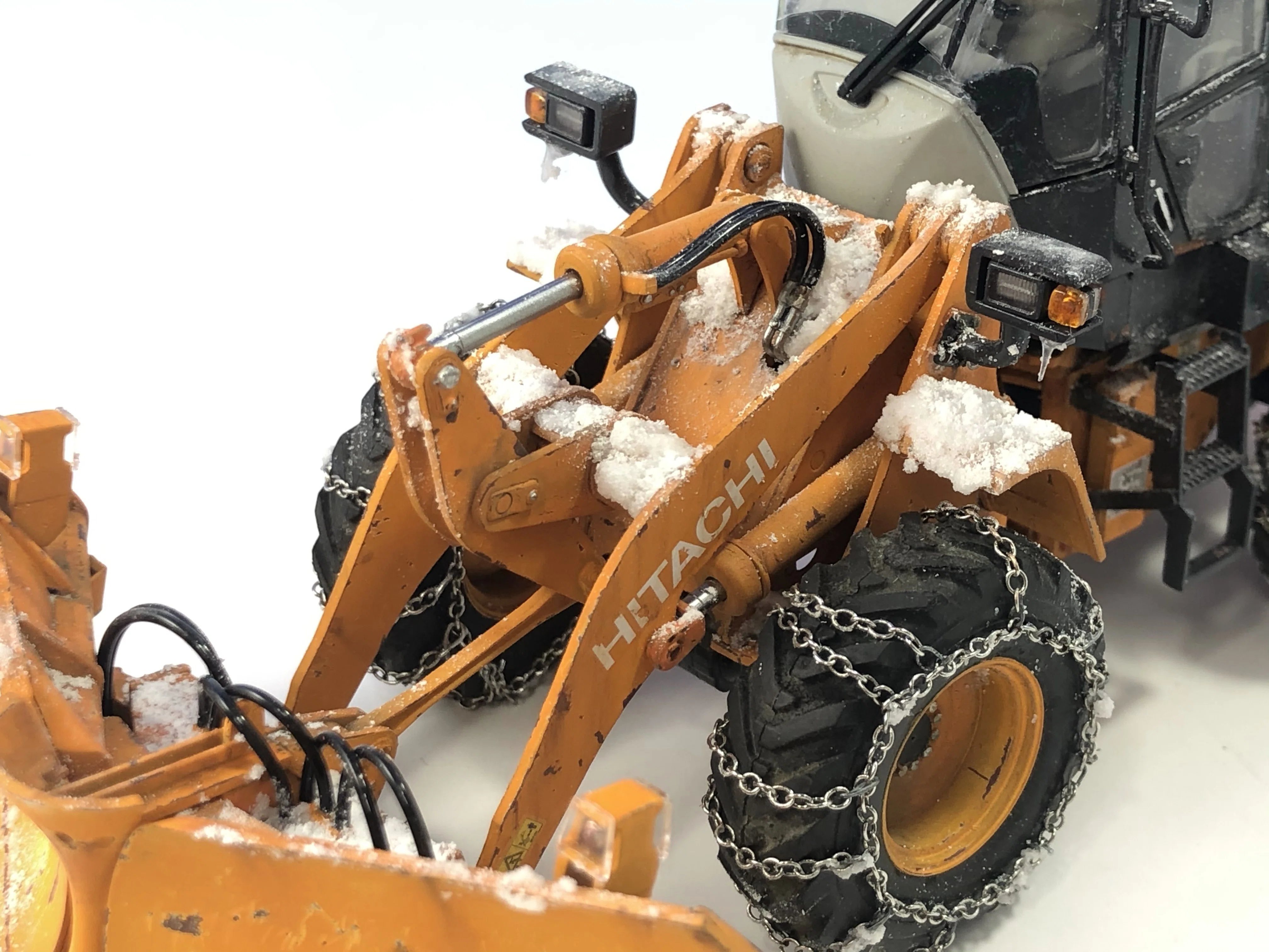 ハセガワ『1/35日立建機 ホイールローダ ZW100-6 マルチプラウ（除雪