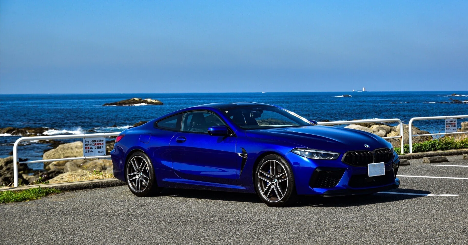 BMW M8クーペ ファーストインプレッション──使える600ps、という凶暴