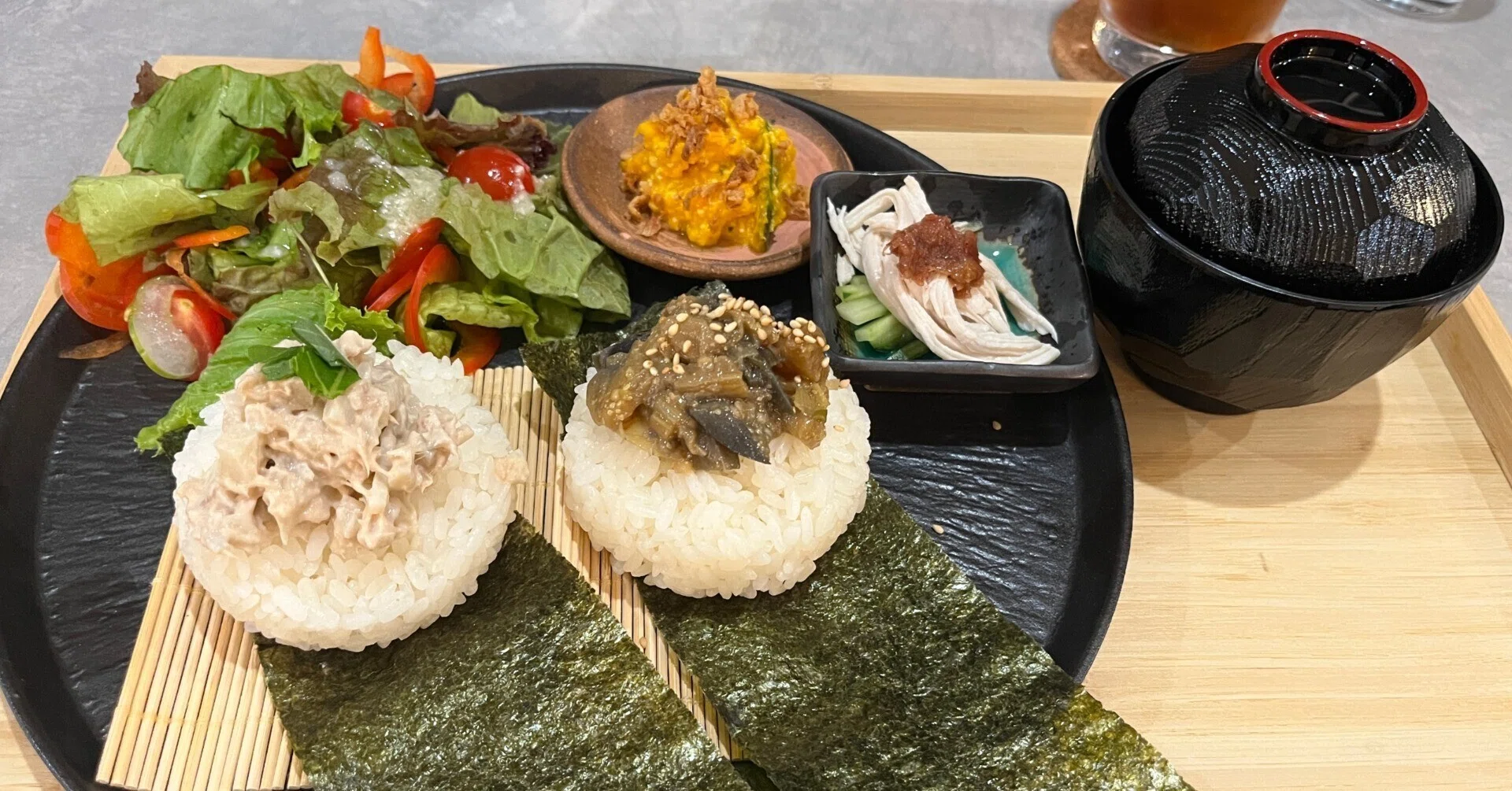 生駒市】生駒駅すぐ。観光案内所と地産地消のカフェ＆バーがひとつに