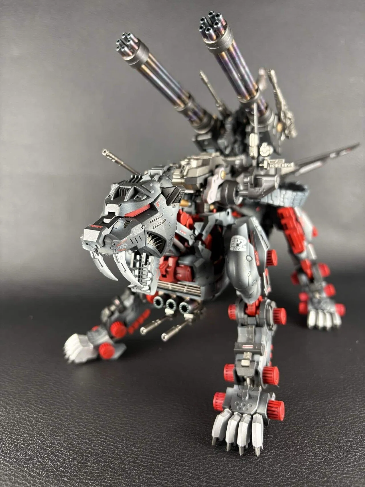 コトブキヤ　HMM ゾイド　グレートサーベル　完成品　欠品あり コトブキヤ ゾイドHMM グレートサーベルの武装を組み替えて作成する