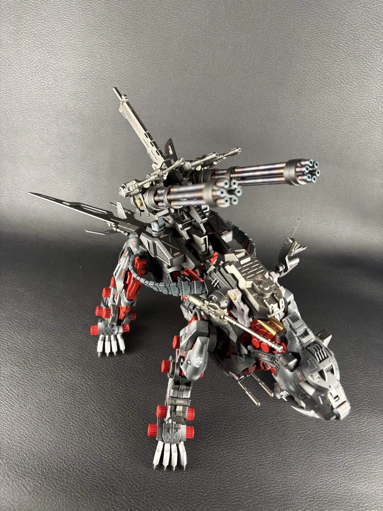 コトブキヤ ゾイドHMM グレートサーベルの武装を組み替えて作成する