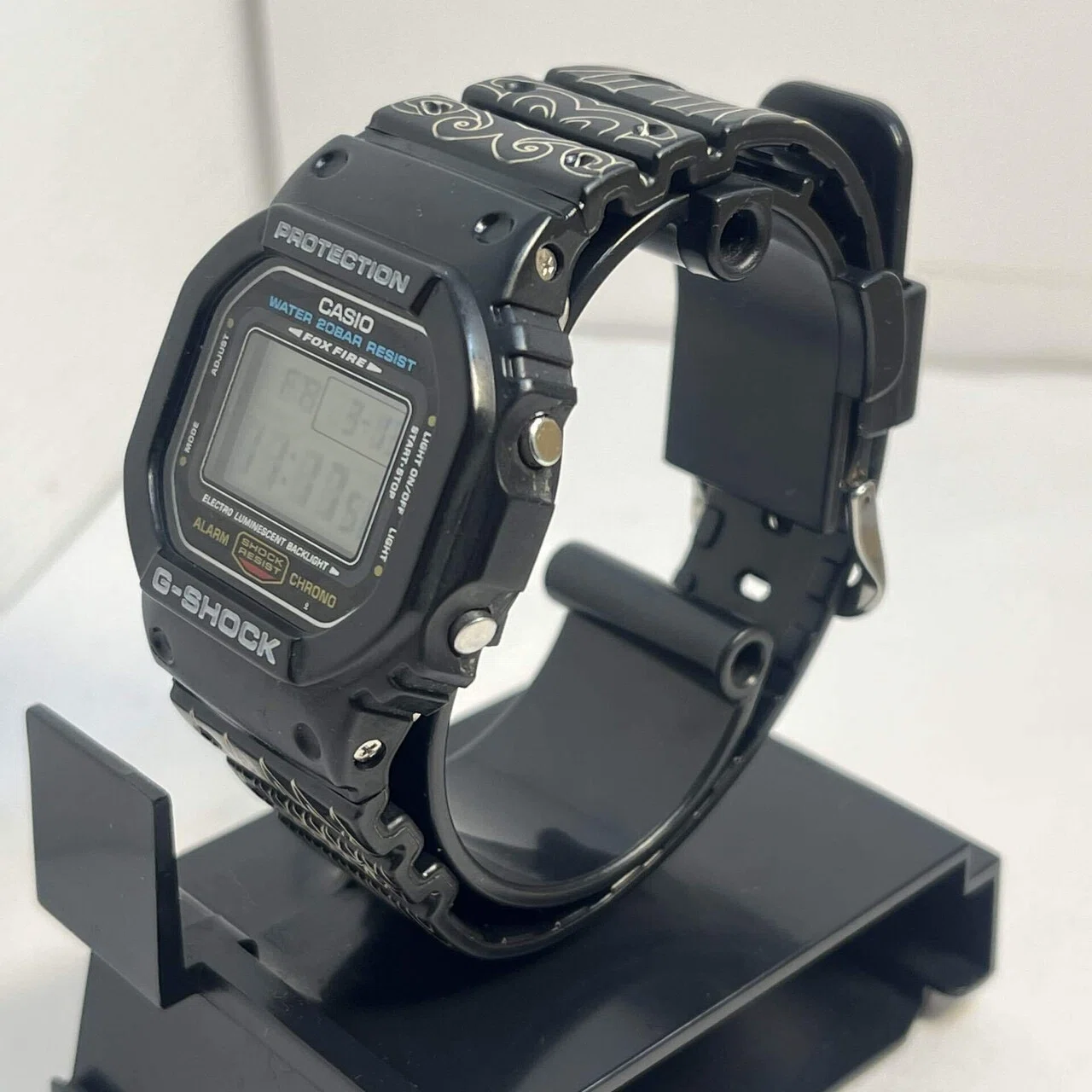 レビュー】質実剛健な道具に、夜の遊び心を。G-SHOCK DW-5600E 「ZIMA 