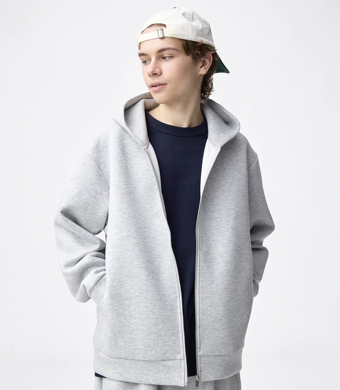 UNIQLO Cより良い？GUパフスウェットを選ぶべき理由」｜おりょう🎩👕👖