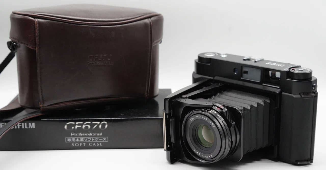 フィルムカメラに思いを馳せて その11: Fujifilm GF670 Professional