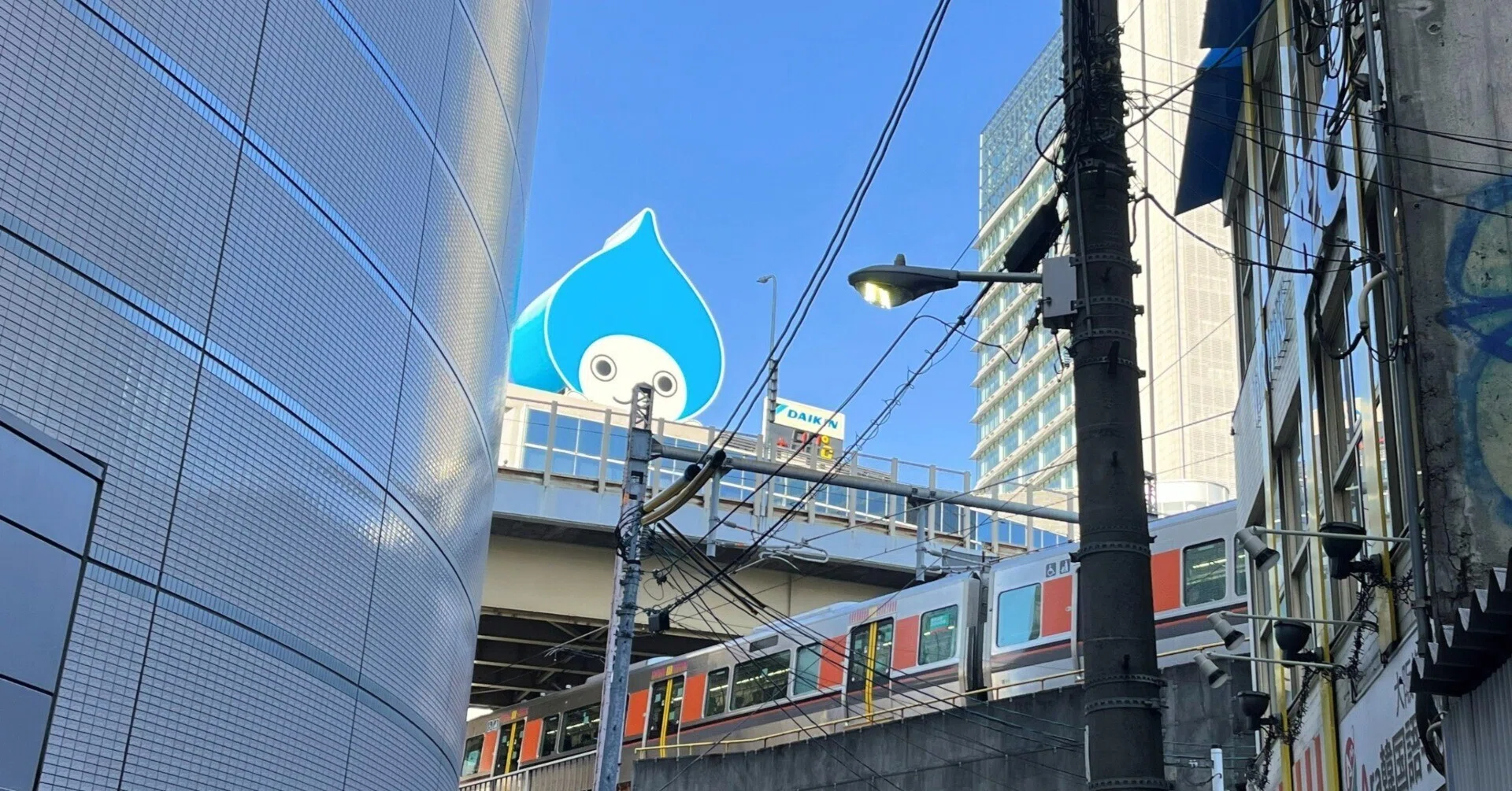 大阪の空気の看板、大ぴちょんくんが10周年｜かぼちゃかべ