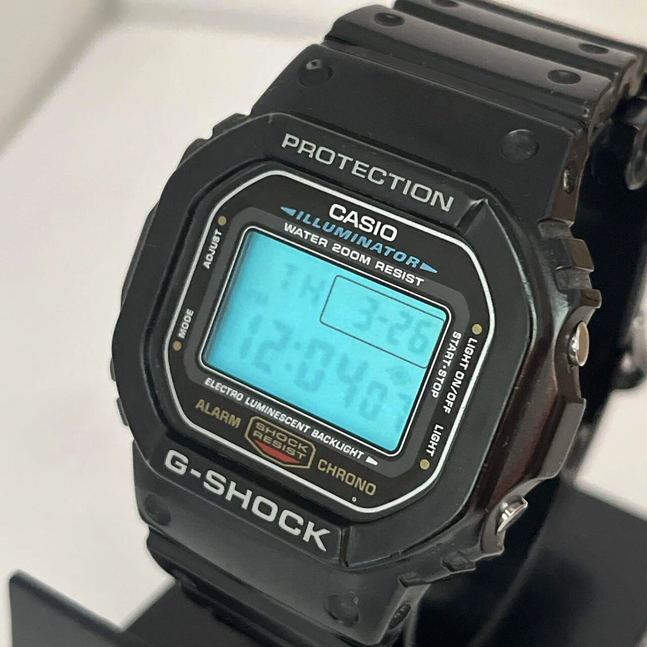 大人向けレビュー】G-SHOCK DW-5600E-1V：時を超えて愛される、究極の 