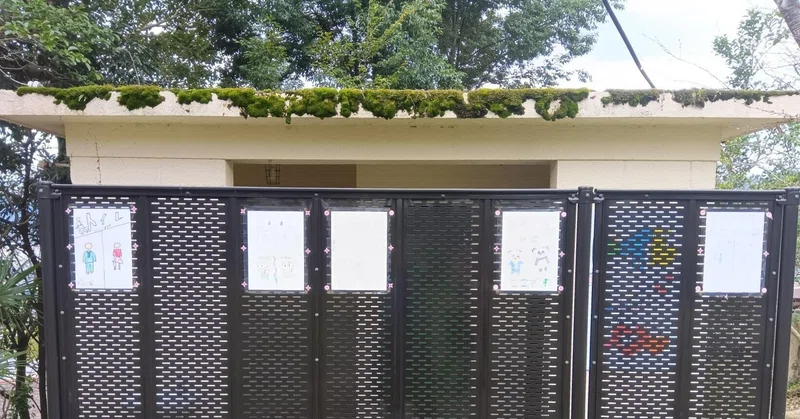 【橋本高校】丸山公園トイレに案内ボード設置