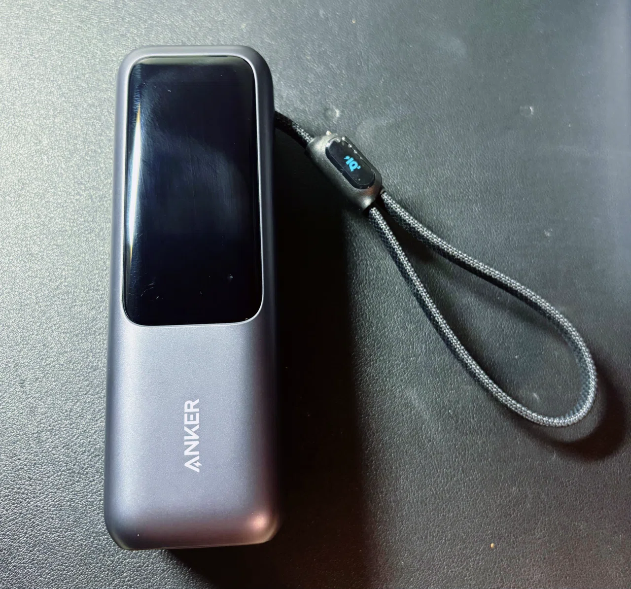Anker Power Bankレビュー。正直、重くて持ち歩きはきつい。【1ヶ月