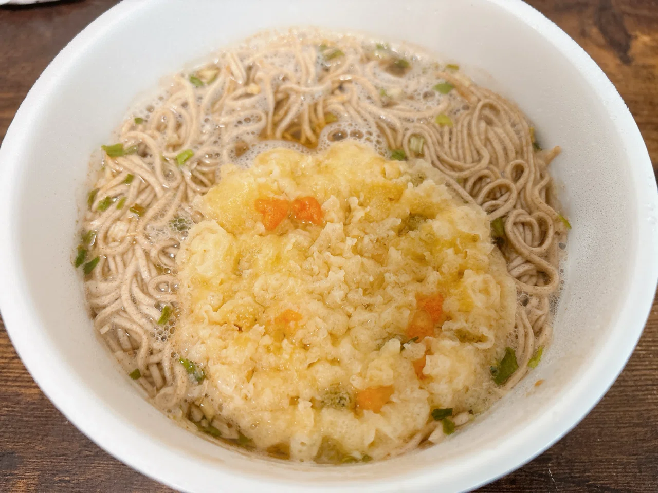 カップ麺格付け#480 大盛 天ぷらそば (セブンイレブン)｜イケ麺