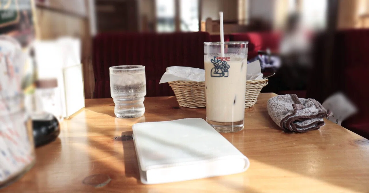 A month of keeping a little distance from social media to clear my ...