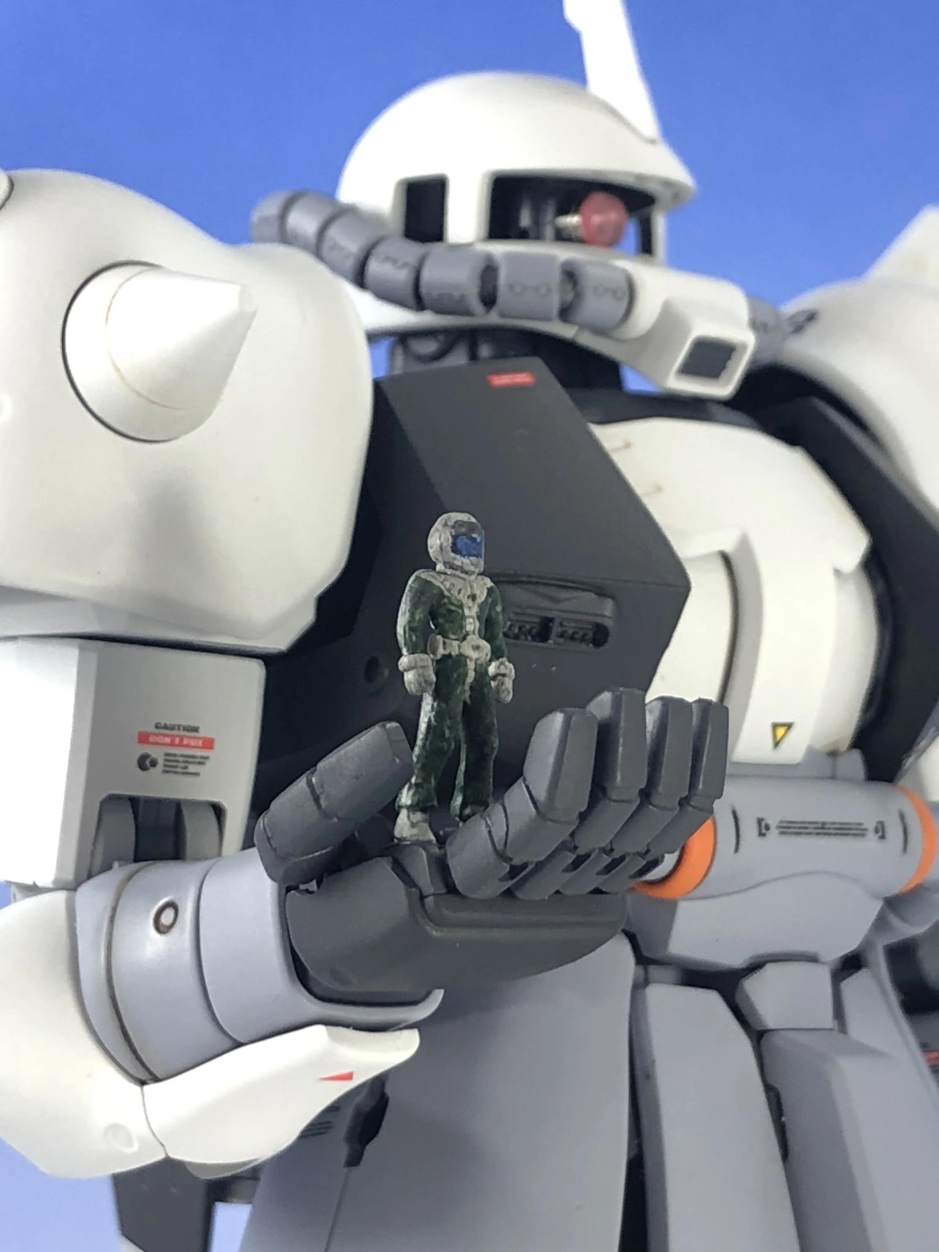 バンダイ『MG 1/100シン・マツナガ専用ザクII（カスタムタイプ