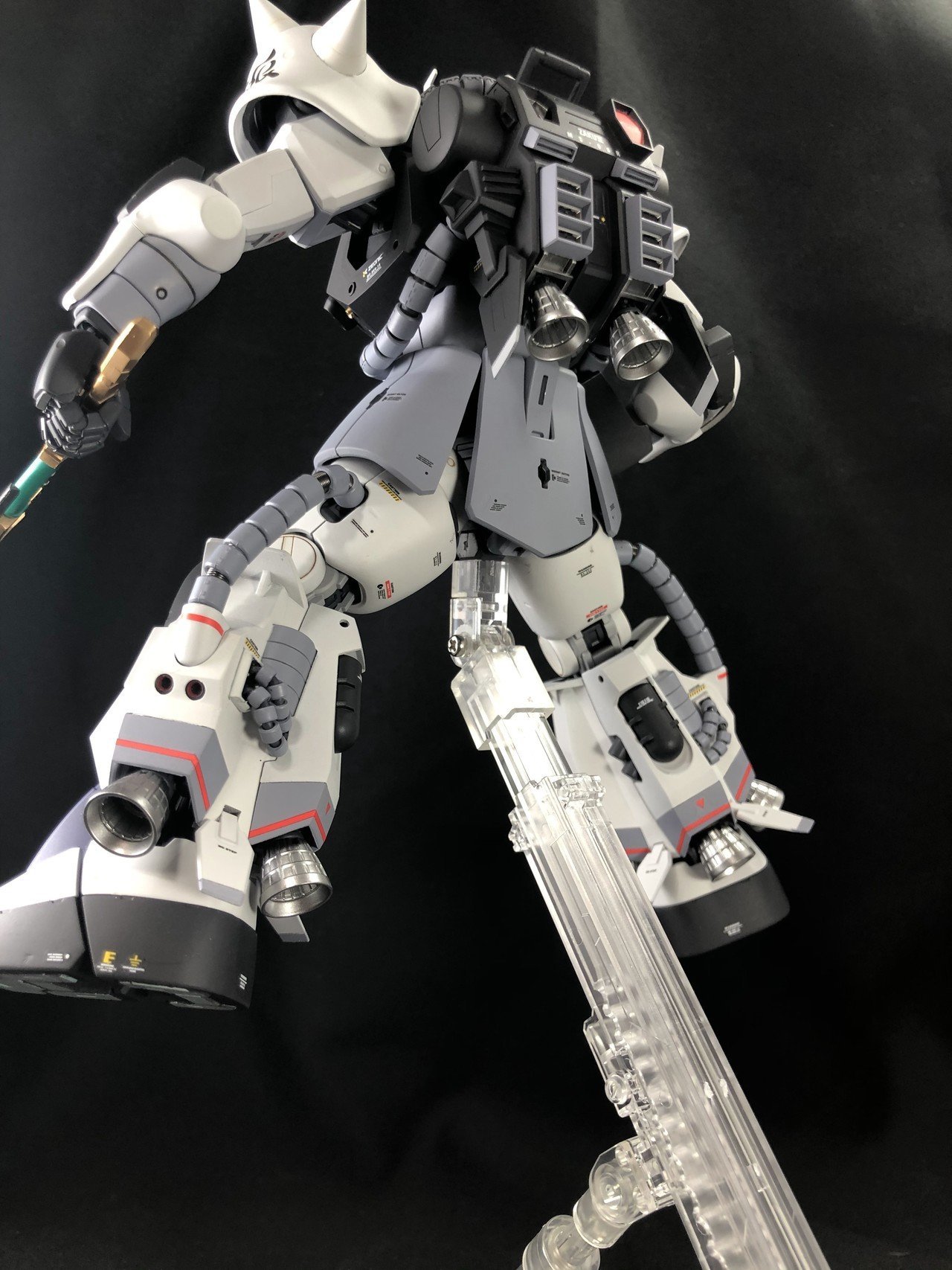 バンダイ『MG 1/100シン・マツナガ専用ザクII(カスタム バンダイ『MG 1/100シン・マツナガ専用ザクII(カスタム