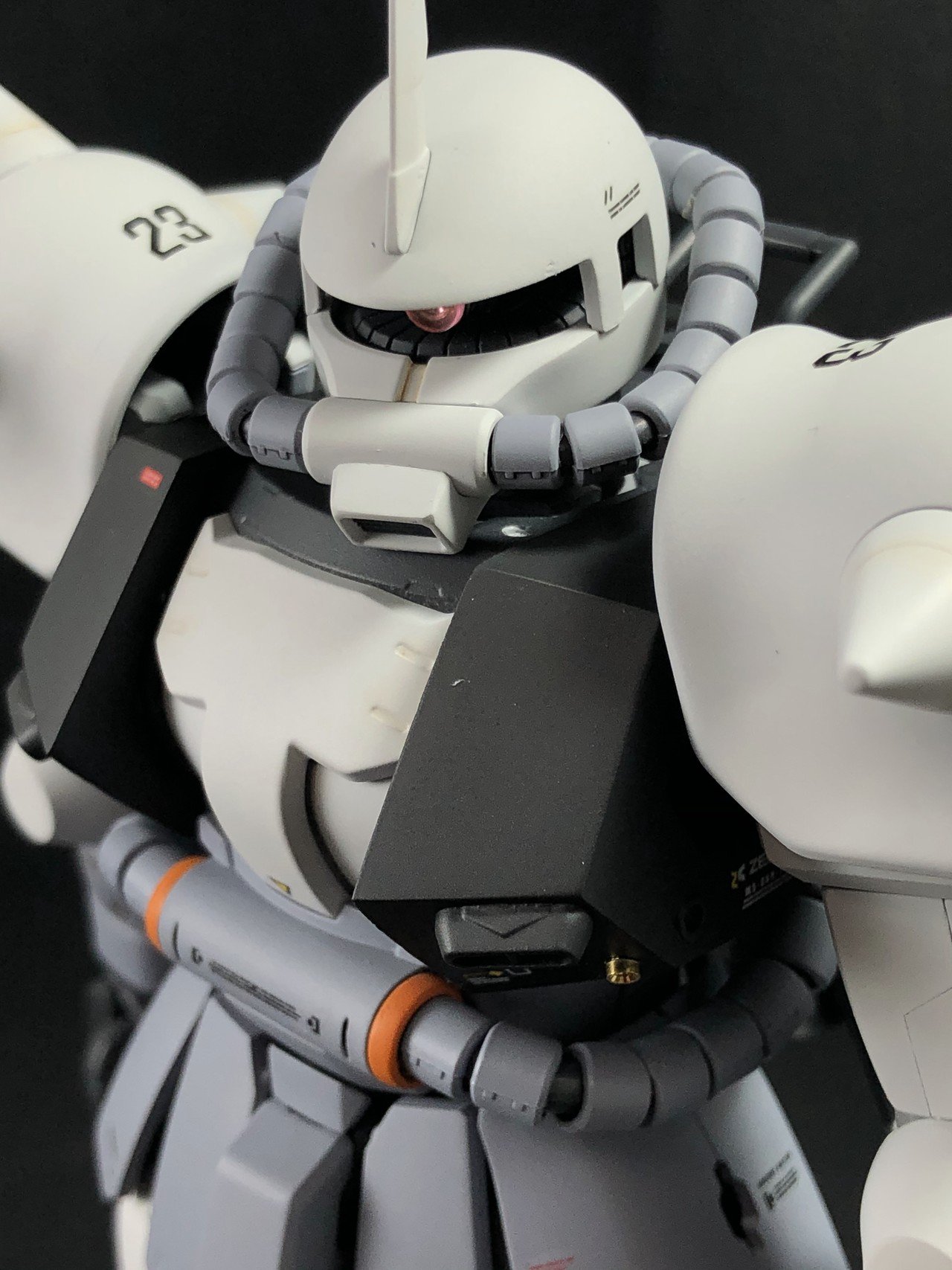 MG 1/100 シンマツナガ専用ザクII(カスタムタイプ) MG シン・マツナガ専用ザクⅡ（カスタムタイプ）の製作① 塗装